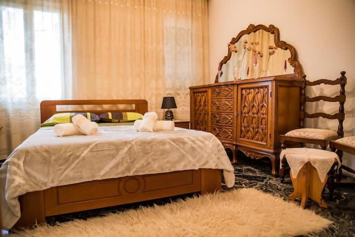 Traditional Antique Deco House Калампака Екстериор снимка