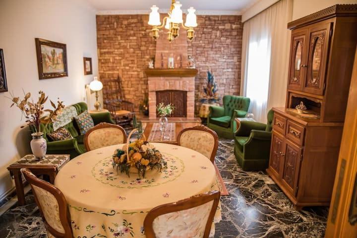 Traditional Antique Deco House Калампака Екстериор снимка