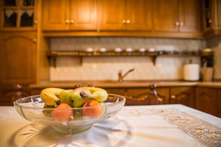 Traditional Antique Deco House Калампака Екстериор снимка